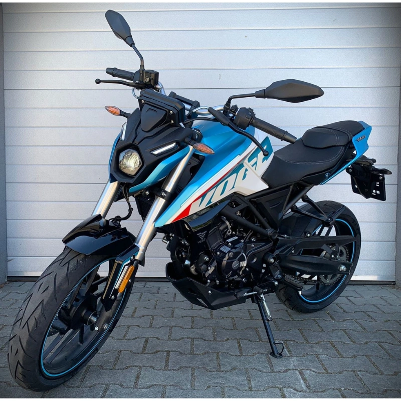 Jakie funkcje bezpieczeństwa oferują skutery Voge?